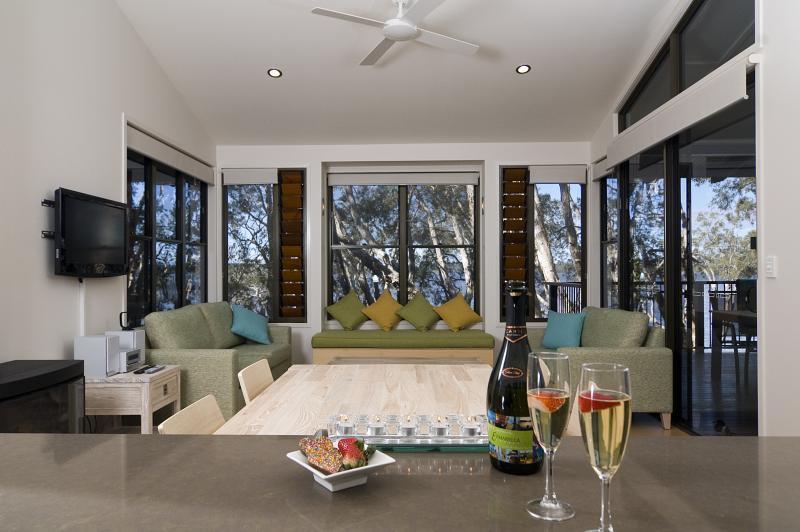 Eumarella Shores Noosa Lake Retreat Noosaville Exterior photo